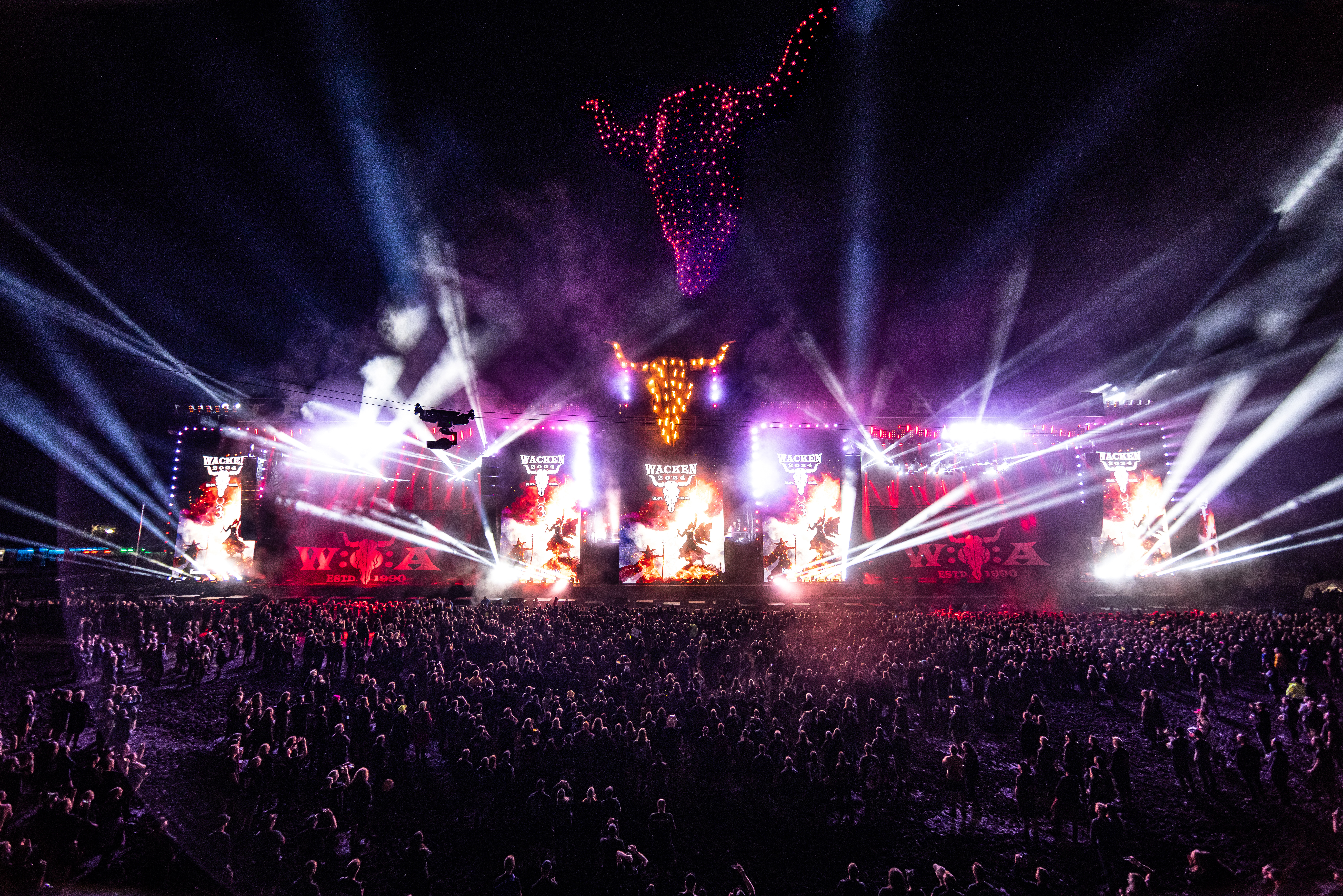 Drohnenshow Wacken 2023 - Legendärer Bullhead. Das Wacken Symbol. - Wacken Drohnenshows